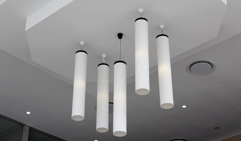 Cichy sufit w mieszkaniu: jak ograniczyć hałas od sąsiadów z góry bez dużego remontu